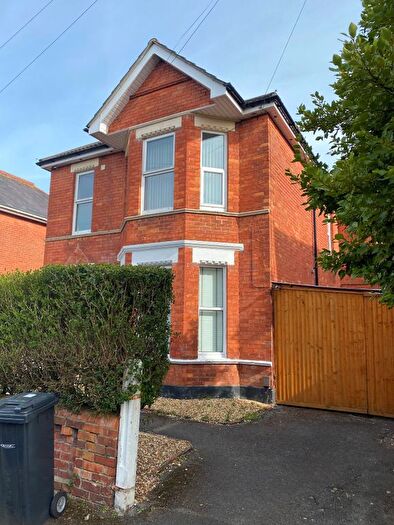 2 Bedroom Flat To Rent In Windermere Road, Bournemouth, BH3