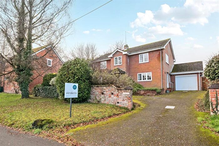 4 Bedroom Detached House For Sale In High Street, Wedhampton, SN10