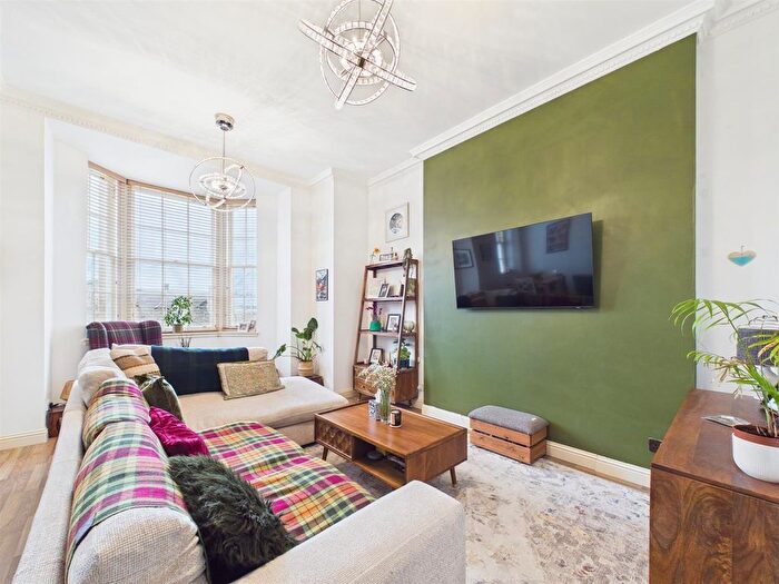 2 Bedroom Flat For Sale In Rosslyn House, Glasgow Road Perth, PH2