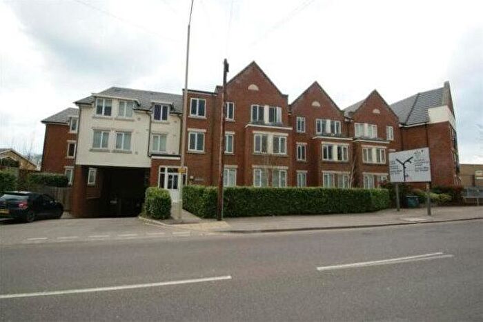 2 Bedroom Flat To Rent In Walsworth Road, Hitchin, SG4