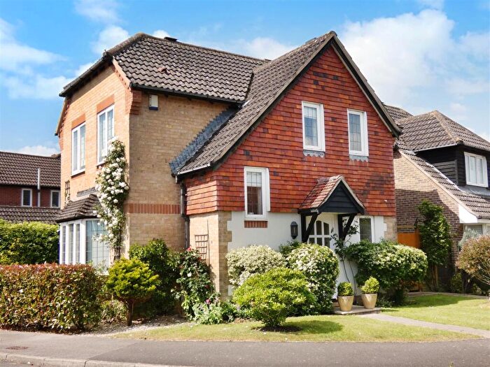 3 Bedroom Detached House For Sale In Hamilton Drive, Rustington, BN16