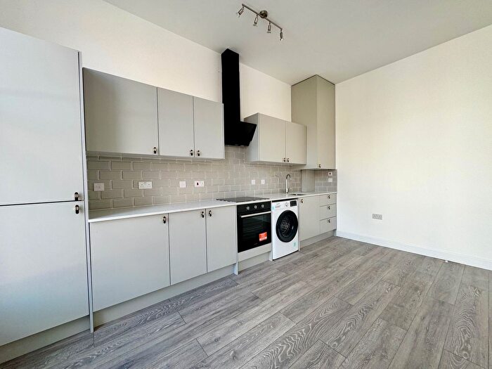 1 Bedroom Flat To Rent In Holloway Road, Holloway, N7