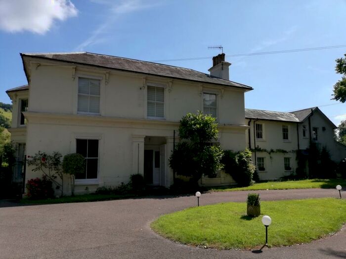 2 Bedroom Apartment To Rent In Pixham Lane, Dorking, RH4