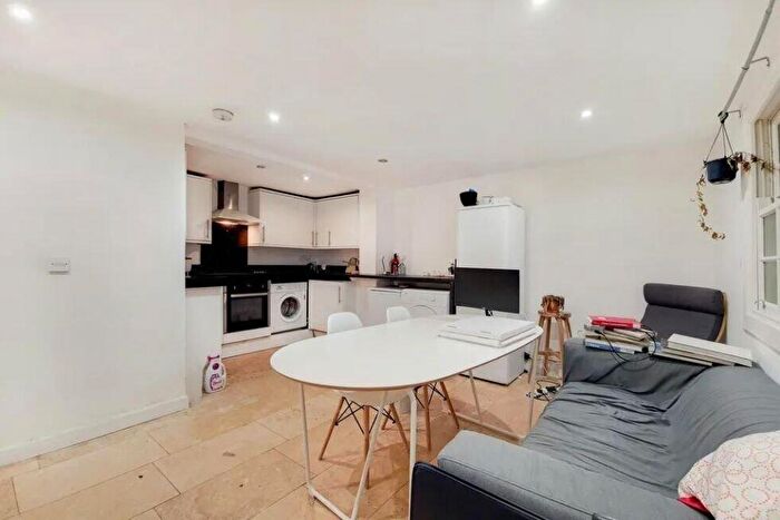 3 Bedroom Flat To Rent In Royal College Street, Camden, NW1