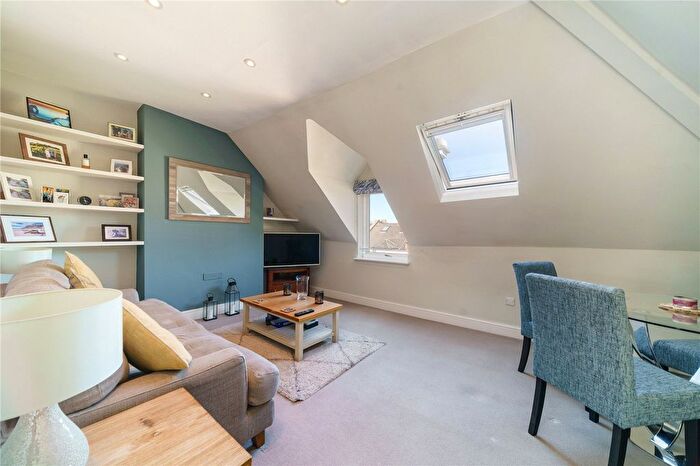 1 Bedroom Flat To Rent In Cromford Road, London, SW18