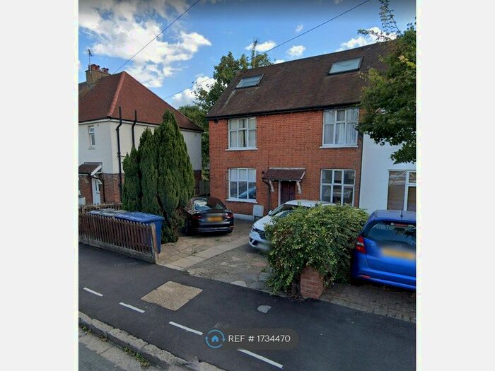 Studio To Rent In Almond Avenue, London, W5