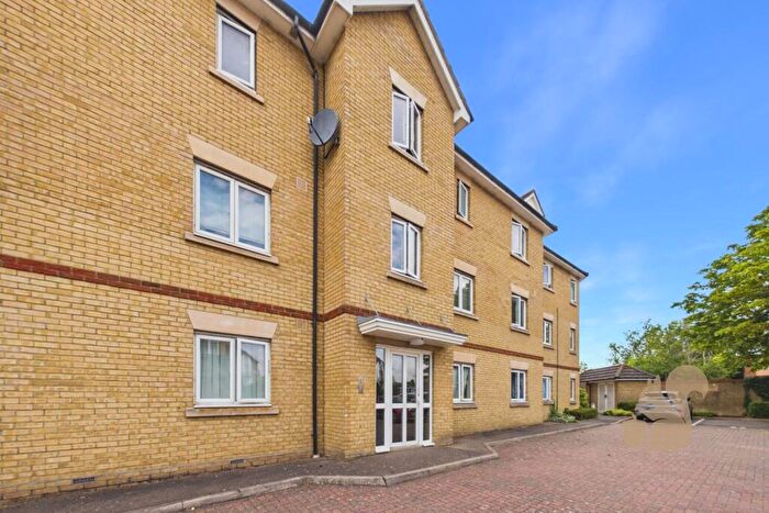 2 Bedroom Apartment To Rent In Clarendon Way, Colchester, CO1