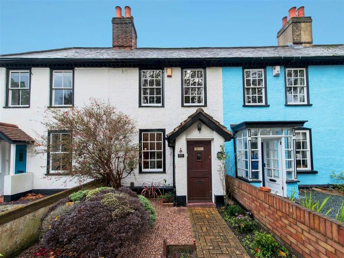 2 Bedroom Terraced House To Rent In Hackbridge Green, Wallington, SM6