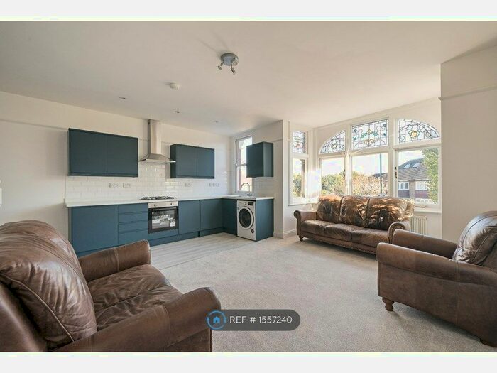 3 Bedroom Maisonette To Rent In St. Margarets Road, Twickenham, TW1