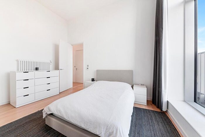 2 Bedroom Apartment For Sale In Serapis House, Goodluck Hope Walk, E14