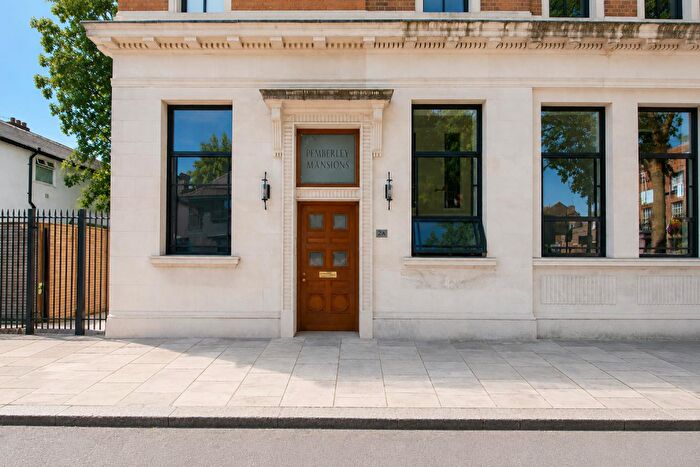 1 Bedroom Flat For Sale In Richmond Park Road, East Sheen, SW14