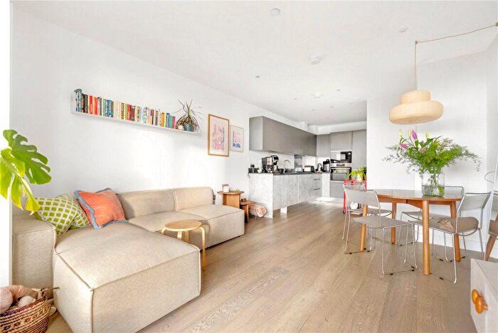 1 Bedroom Flat For Sale In Sutherland Road, Walthamstow, London, E17