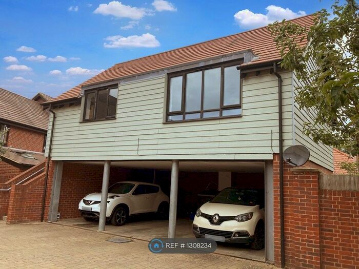 1 Bedroom Flat To Rent In Hawley Drive, Leybourne, West Malling, ME19