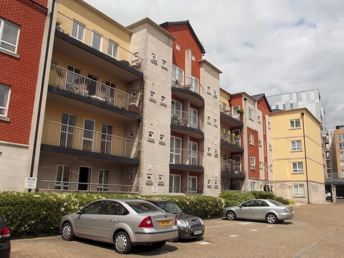 2 Bedroom Apartment To Rent In Gloucester Square, Southampton, SO14