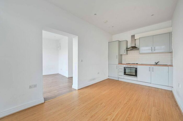 Studio To Rent In ., Northborough Road, Norbury, SW16