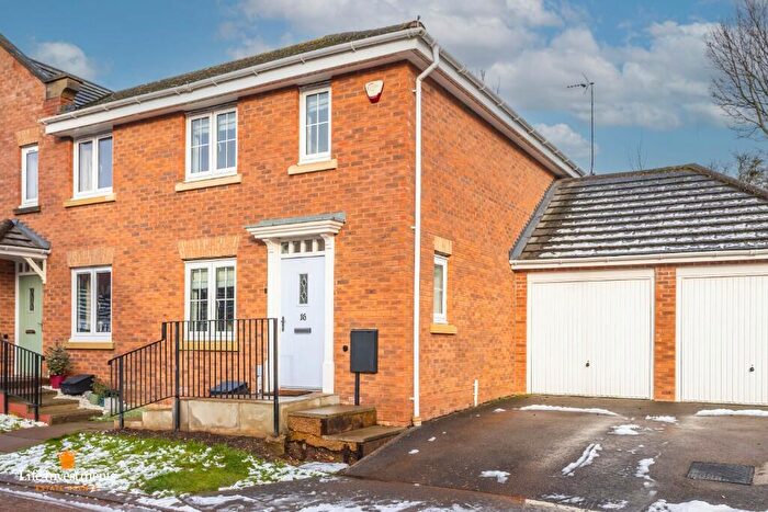 3 Bedroom End Of Terrace House For Sale In Gardeners End, Rugby, Warwickshire, CV22