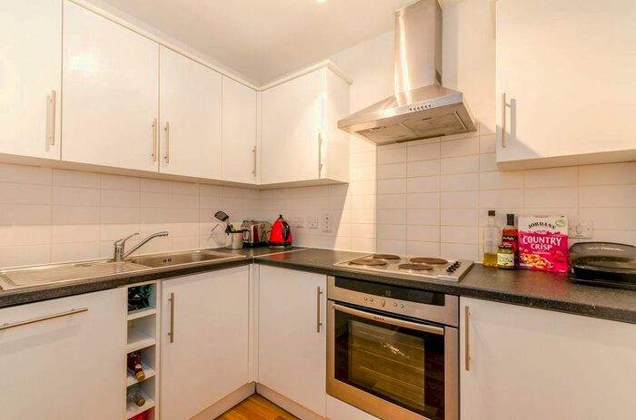 1 Bedroom Flat To Rent In St Pancras Way, King's Cross, London, NW1