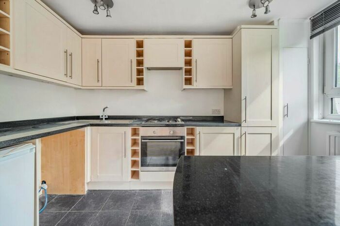 2 Bedroom Flat For Sale In College Road, Crystal Palace, SE19
