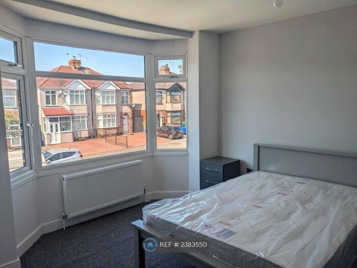 4 Bedroom Semi-Detached House To Rent In Oldham Avenue, Coventry, CV2