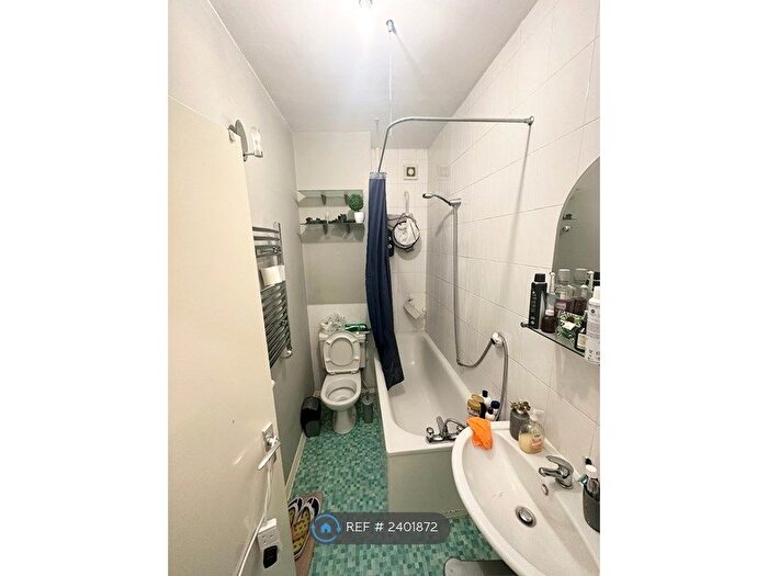 1 Bedroom Flat To Rent In Tradescant Road, London, SW8