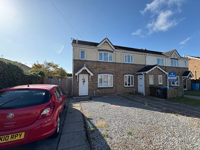 3 Bedroom Semi-Detached House To Rent In Hales Entry, Victoria Dock, Hull, HU9