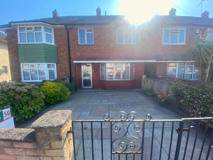 4 Bedroom Terraced House To Rent In Mungo Park Road, Rainham, RM13