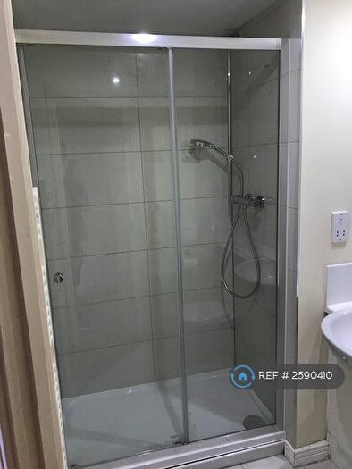 3 Bedroom Flat To Rent In Newport, London, E14