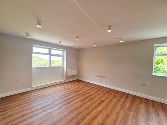 2 Bedroom Flat To Rent In Argyle Road, West Ealing, W13