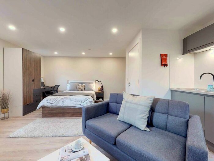 Apartment To Rent In Apt, Apollo Residence #, S1