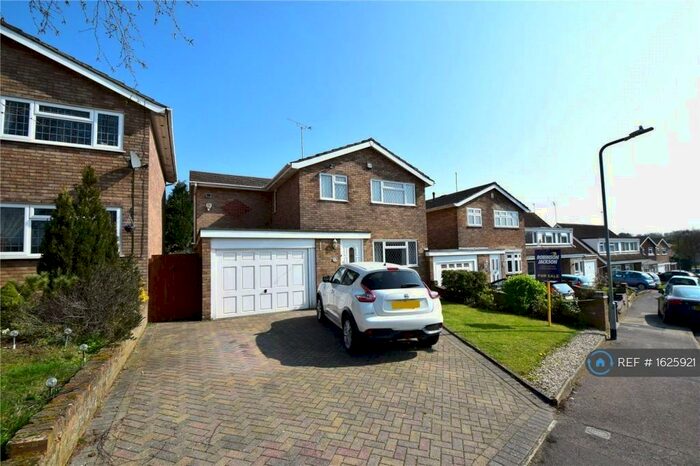 4 Bedroom Detached House To Rent In Pinks Hill, Swanley, BR8