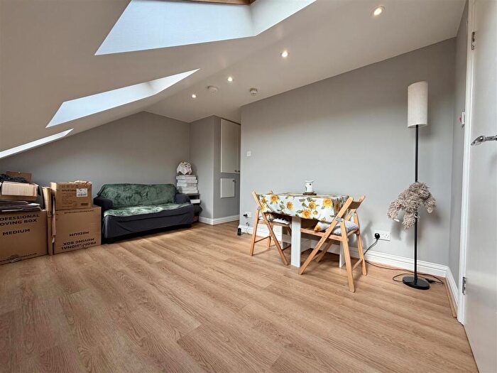 1 Bedroom Apartment To Rent In Cranbrook Park, Wood Green, London, N22