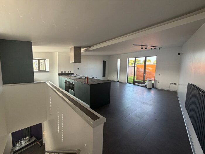 2 Bedroom Flat To Rent In Christ's Lane, Cambridge, CB1