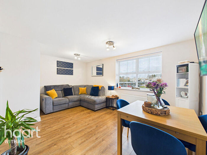 2 Bedroom Apartment For Sale In Richards Close, Witham, CM8