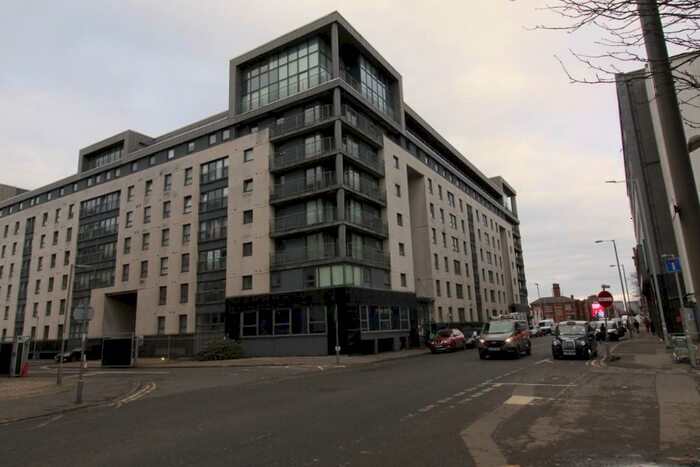 3 Bedroom Apartment To Rent In / Wallace Street, Glasgow, G5