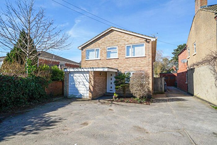 4 Bedroom Detached House For Sale In Woburn Road, Heath And Reach, Leighton Buzzard, LU7