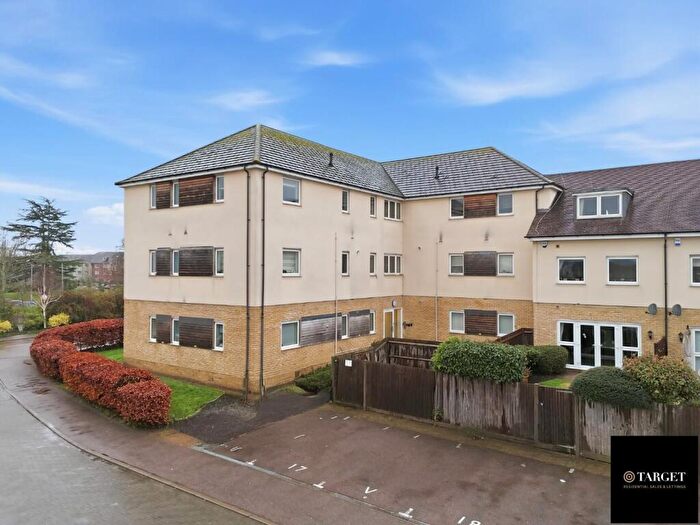1 Bedroom Flat For Sale In The Cedars, Broxbourne, EN10