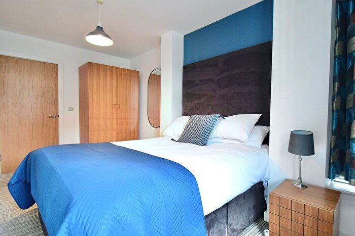 2 Bedroom Flat To Rent In Hunslet Road, Hunslet, Leeds, LS10