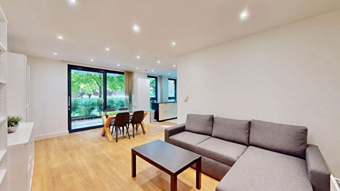 3 Bedroom Flat For Sale In Albatross Way, Canada Water, London, SE16