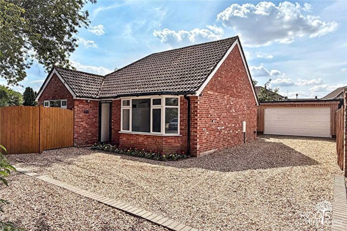 2 Bedroom Bungalow For Sale In Donnington Square, Donnington, Newbury, Berkshire, RG14
