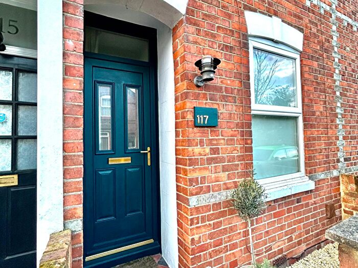 2 Bedroom Terraced House For Sale In Edgehill Street, Reading, RG1