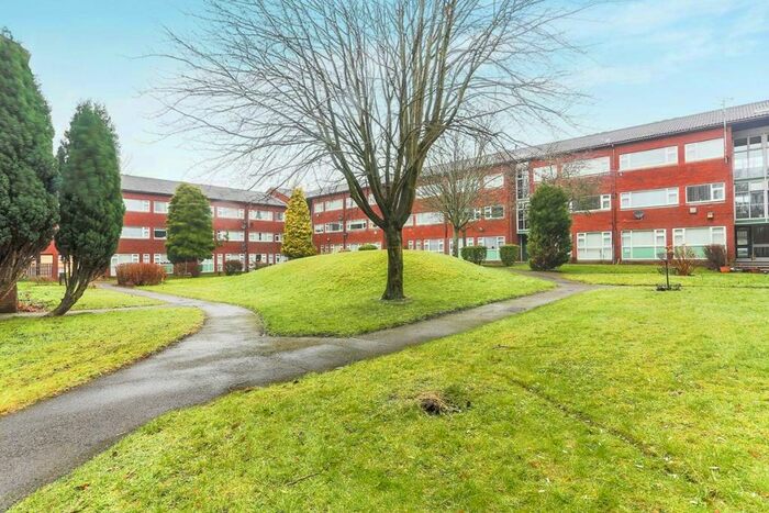 2 Bedroom Flat To Rent In Whitbeck Court, Newcastle Upon Tyne, NE5