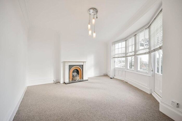 1 Bedroom Flat To Rent In Woodford Green, Woodford Green, IG8