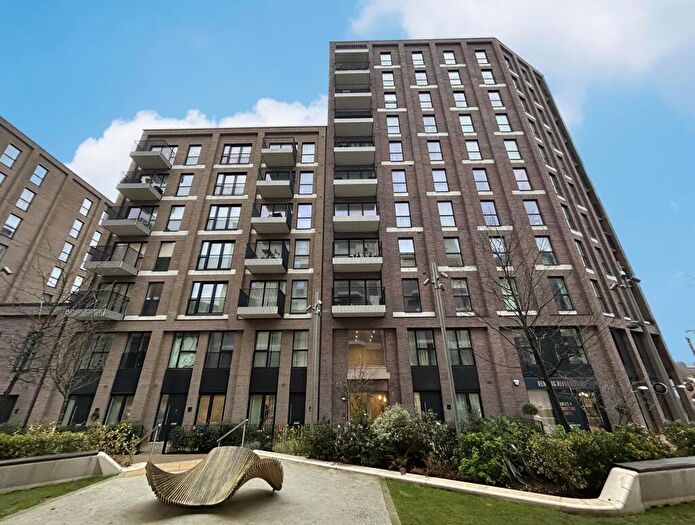 2 Bedroom Flat For Sale In Flat, Carraway Street, Reading, Berkshire, RG1