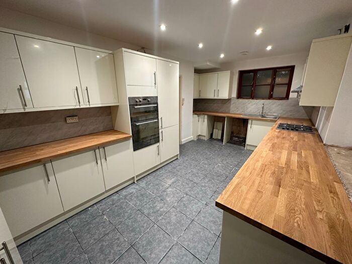 3 Bedroom Property To Rent In Meadow Lane, Oxford, OX4