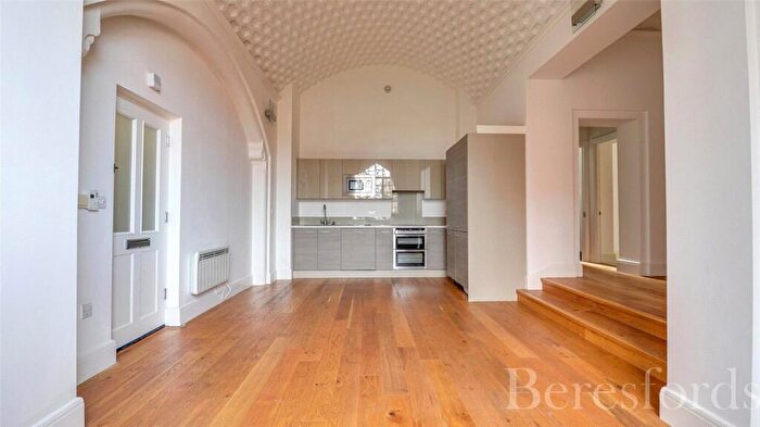 2 Bedroom Apartment To Rent In Tudor Court, The Galleries, CM14