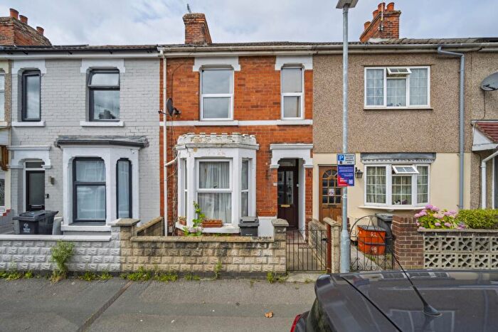 3 Bedroom Terraced House For Sale In Gladstone Street, Sn!, SN1