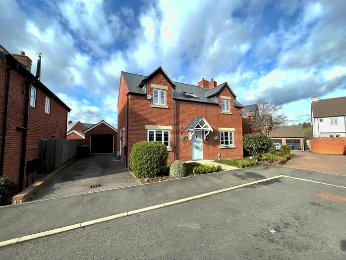 4 Bedroom Detached House For Sale In Cowslip Close, Wootton, Northampton, NN4