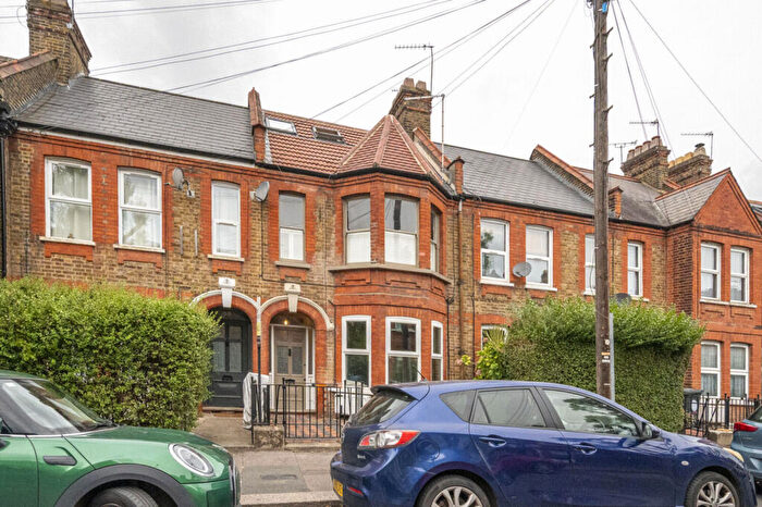 1 Bedroom Flat For Sale In Fleeming Road, Lloyd Park, London, E17