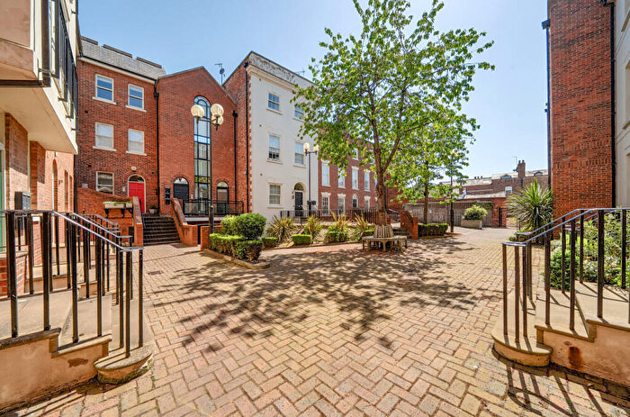2 Bedroom Apartment For Sale In Heritage Court, Lower Bridge Street, Chester, CH1