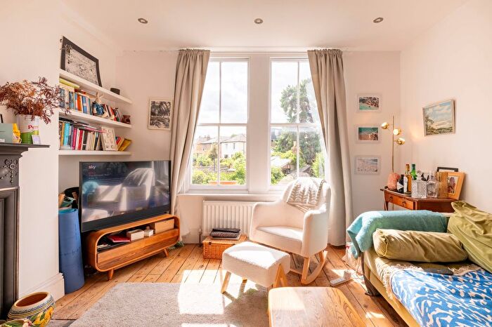 2 Bedroom Flat To Rent In Tintagel Crescent, London, SE22